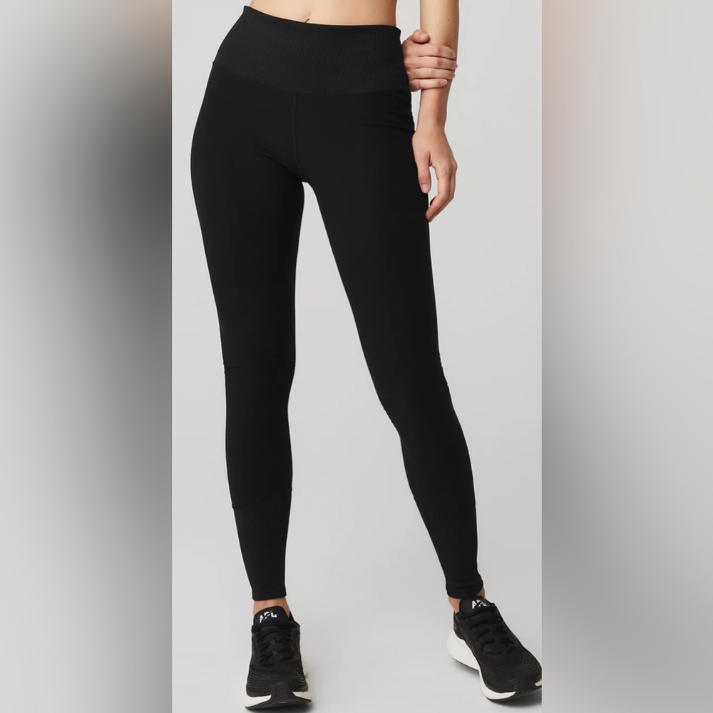 Alo high waisted lounge legging—Size M